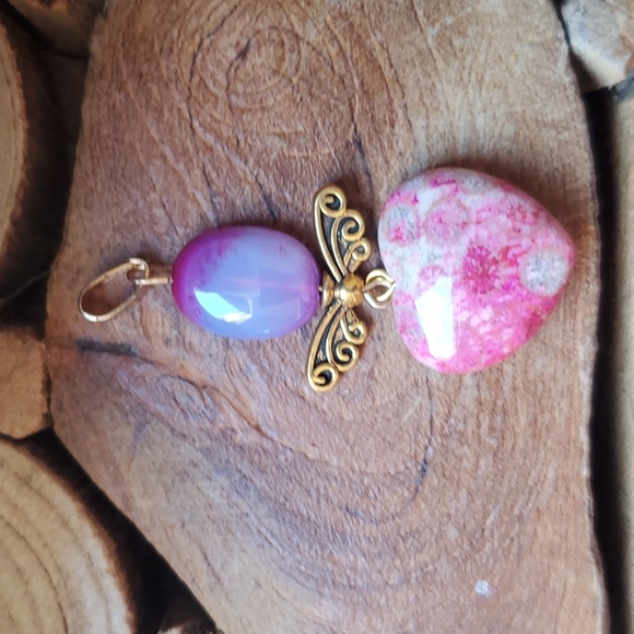 New Gold Wing Peach Nipomo Coral Fossil Heart Pendant. - Picture 4 of 13